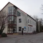 Ostansicht des Verwaltungsitz von Amt Nennhausen in Nennhausen , Gemeinde Nennhausen , Landkreis Havelland , Land Brandenburg, Deutschland.