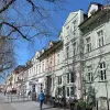 Nordseite der Straße Unter den Linden in Werder (Havel) - Festlandsanteil der Werderaner Altstadt.